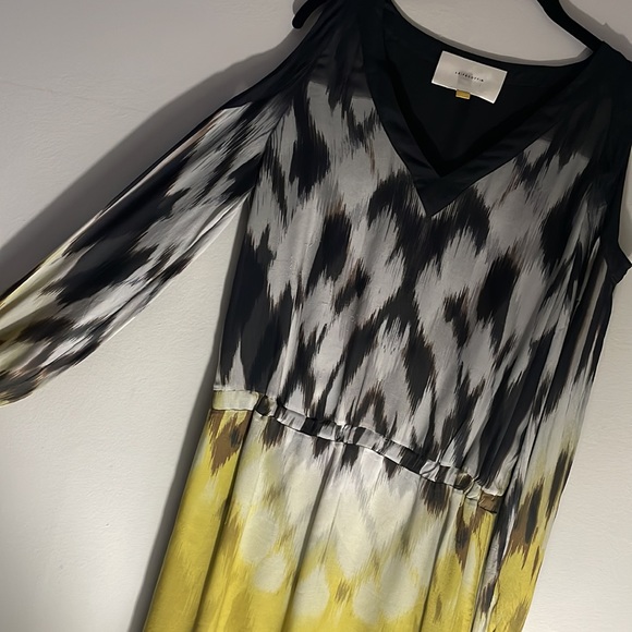 LEIFSDOTTIR 100% SILK V-NECK COLD SHOULDER LONG SLEEVE DRESS - Picture 4 of 7